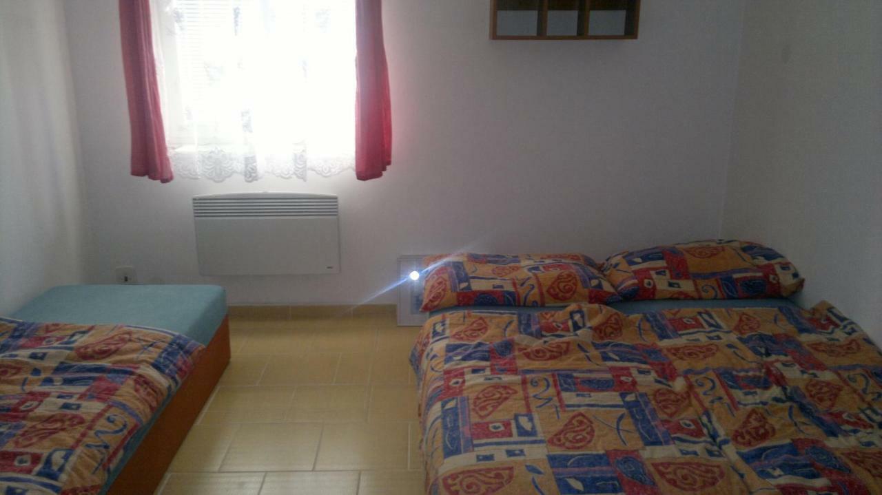 Apartman ซรนี ภายนอก รูปภาพ