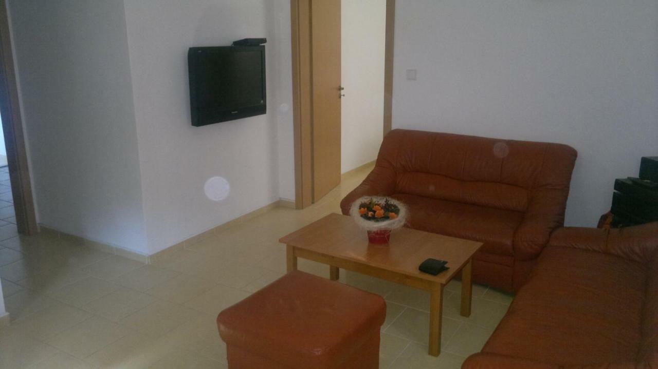 Apartman ซรนี ภายนอก รูปภาพ