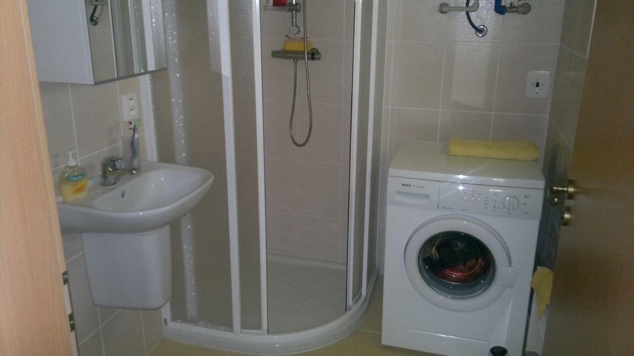 Apartman ซรนี ภายนอก รูปภาพ